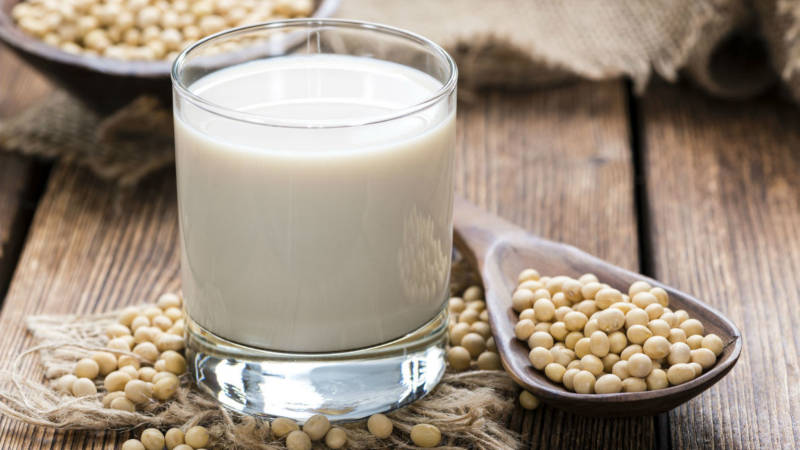 Il latte di soia fa male? Scopriamo i benefici e le proprietà